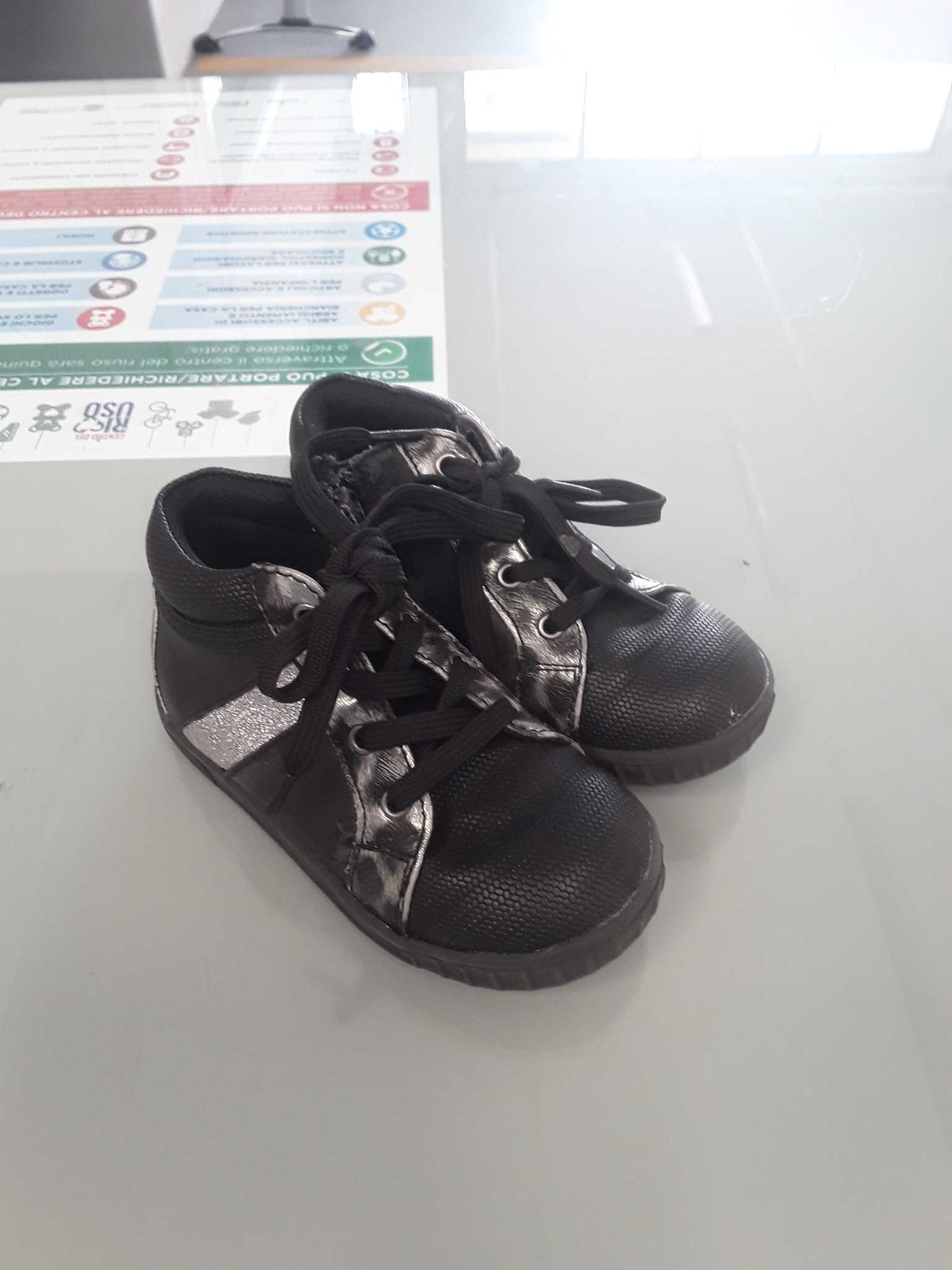 Scarpe bimbo n.25