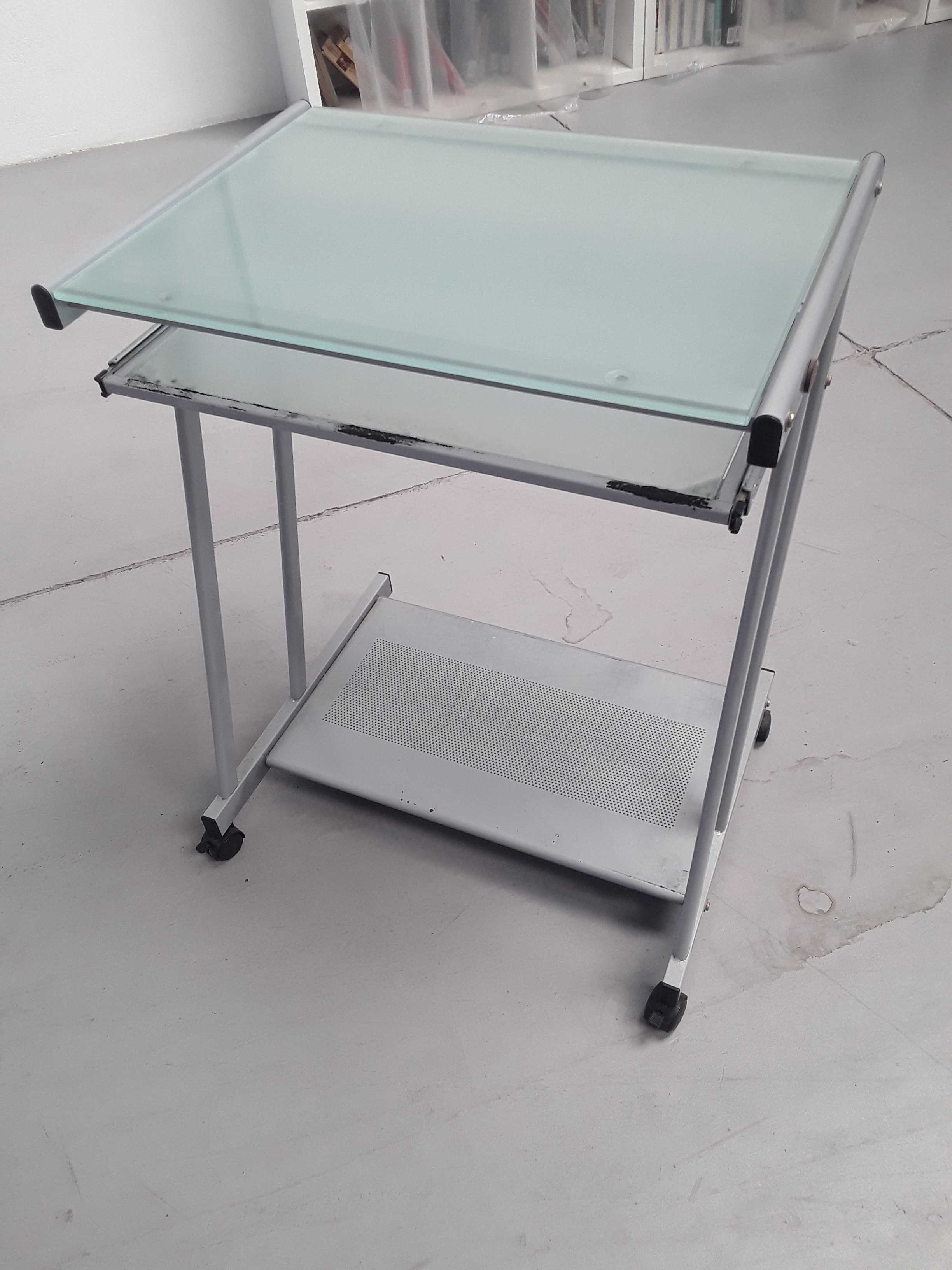 mobiletto porta pc