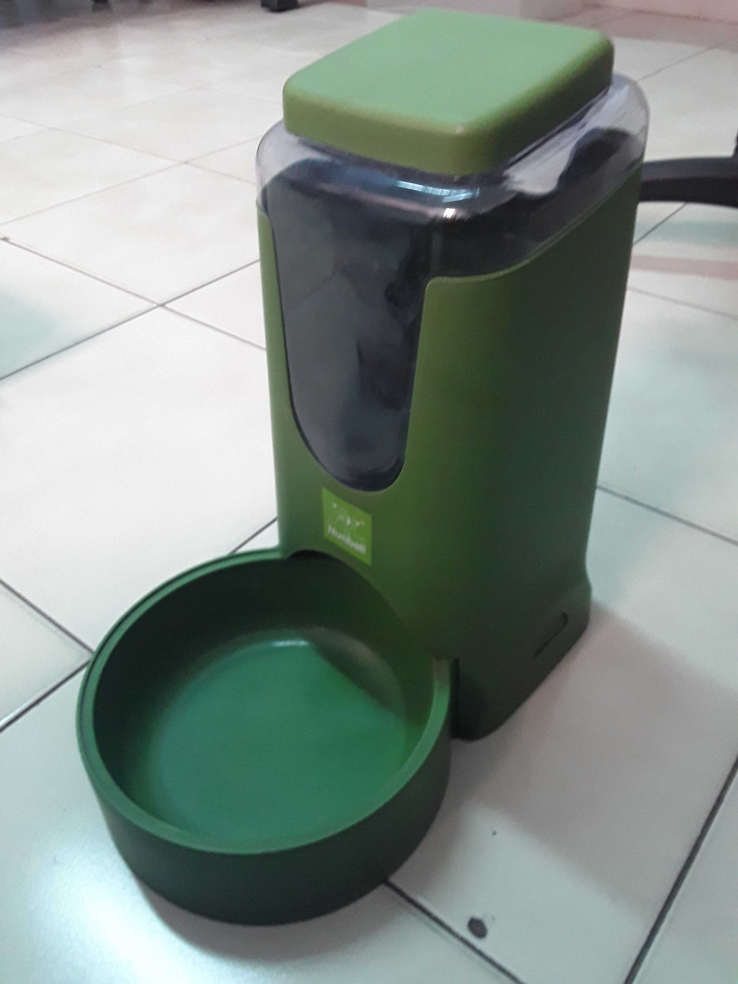 Dispenser cibo gatti 